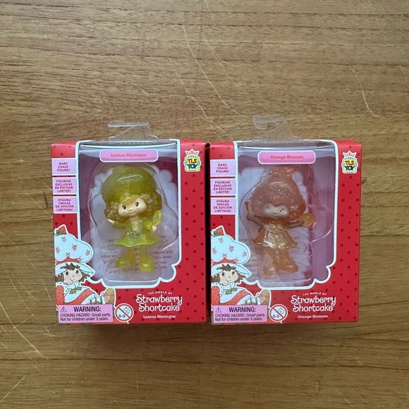 Two rare strawberry shortcake figure toys - Picture 1 of 3